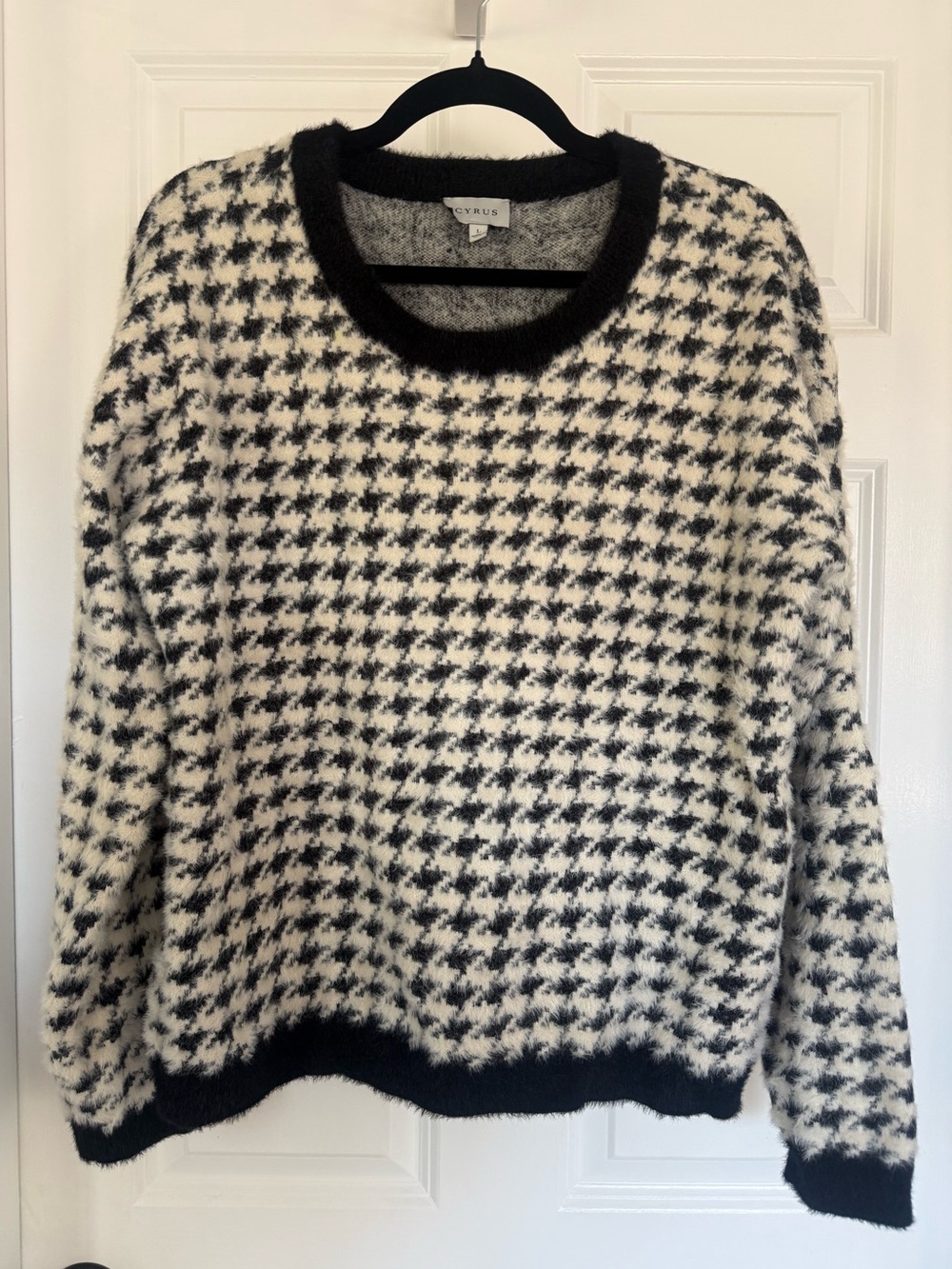 Cyrus Black and Cream Houndstooth Fuzzy Knit Sweater